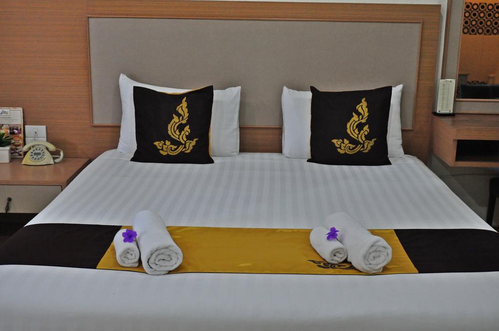 111 Resort & Spa Bantharamat Kültér fotó