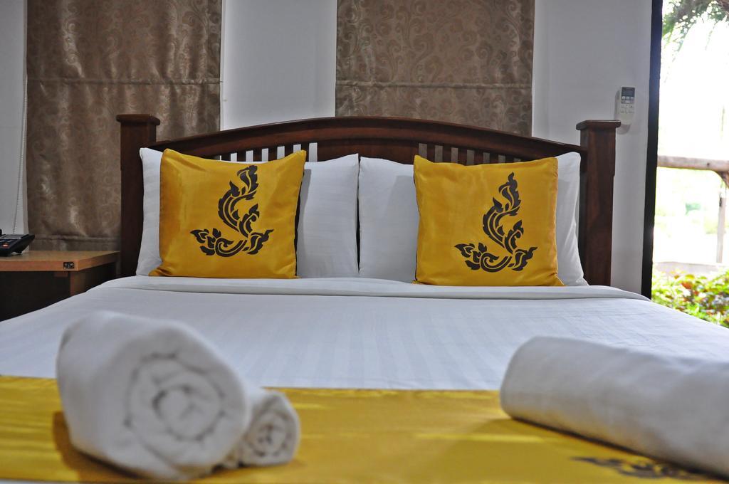 111 Resort & Spa Bantharamat Kültér fotó