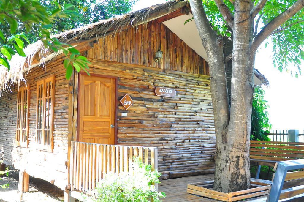 111 Resort & Spa Bantharamat Kültér fotó