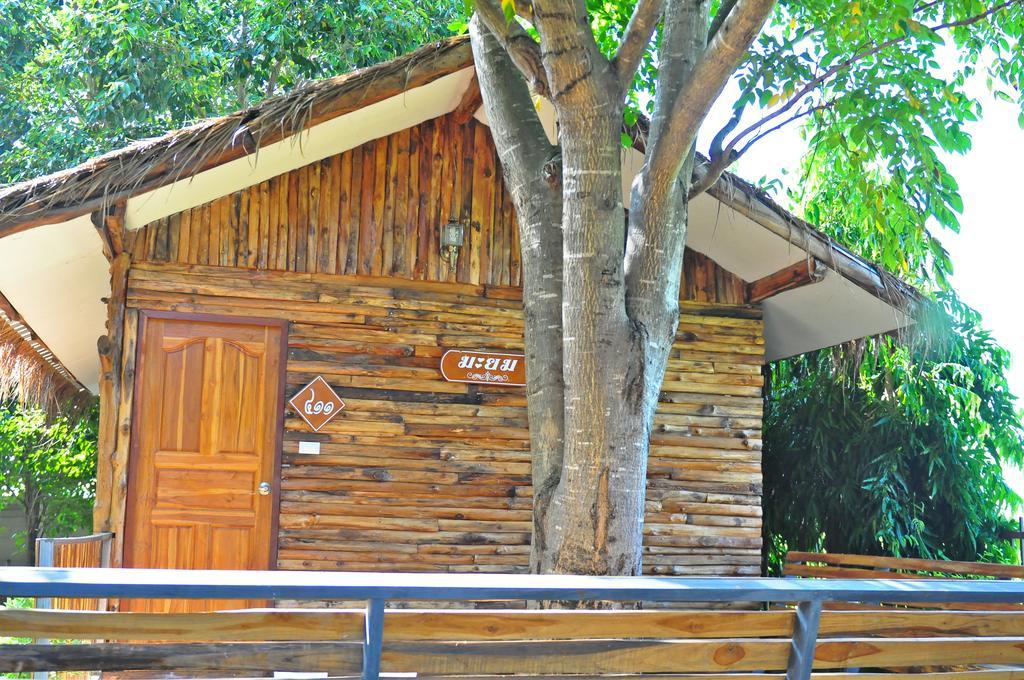 111 Resort & Spa Bantharamat Kültér fotó